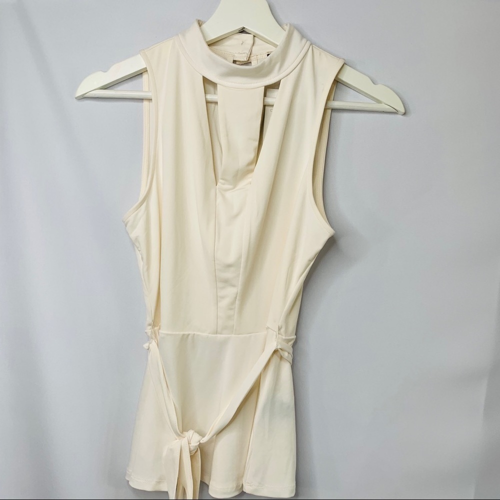 Guess Sleeveless Cream Top Size XS